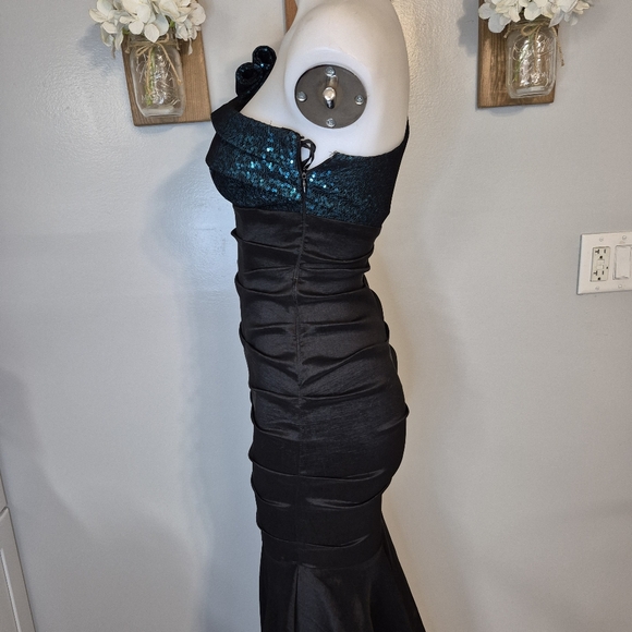 Betsy & Adam Sequin Top/Bow One Shoulder Mermaid Formal Gown - Picture 8 of 12